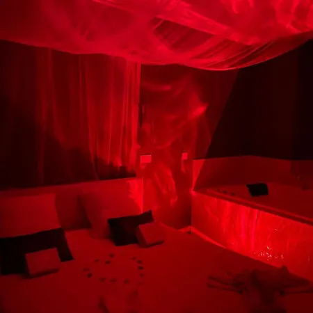 L'evasion Luxe, Cine Et Balneo Apartment