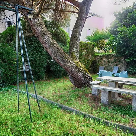 Escapade - Ciné Privé, Balnéo Et Jardin *